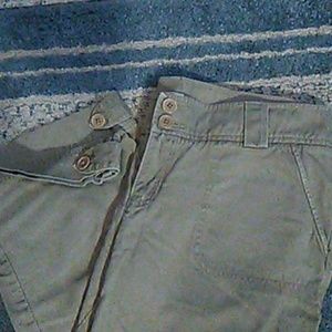A&F khaki capris